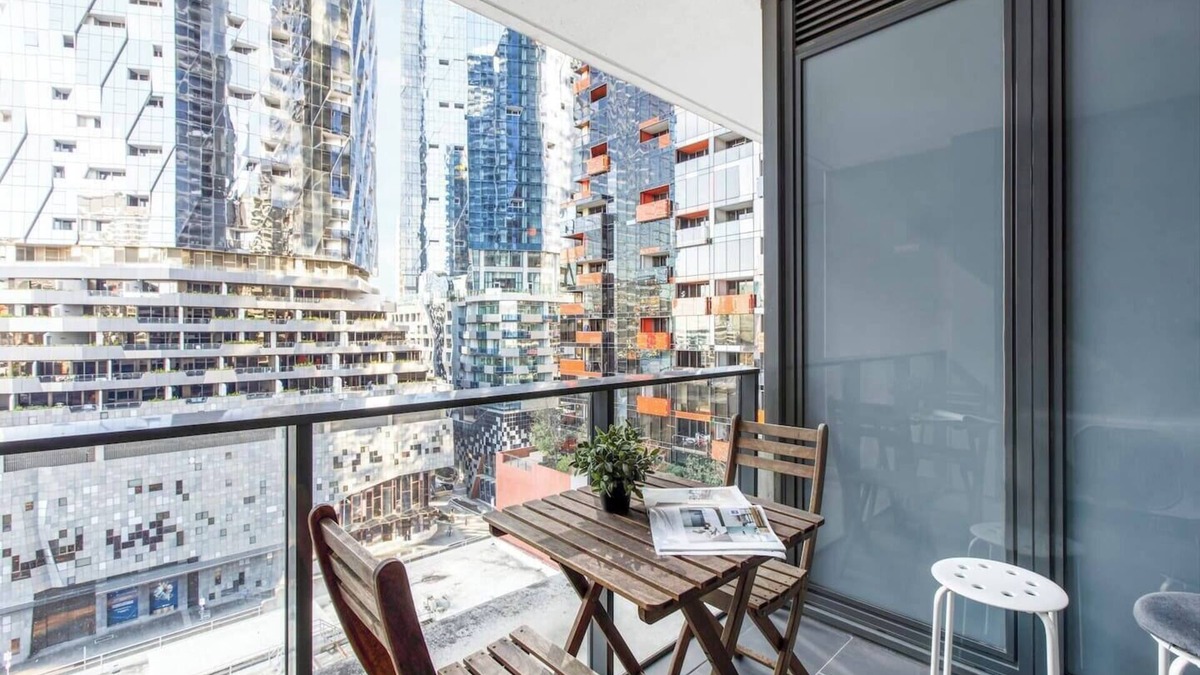 Melbourne Central Business District Apartment | The Spencer An Executive Stay in Melbournes CBD