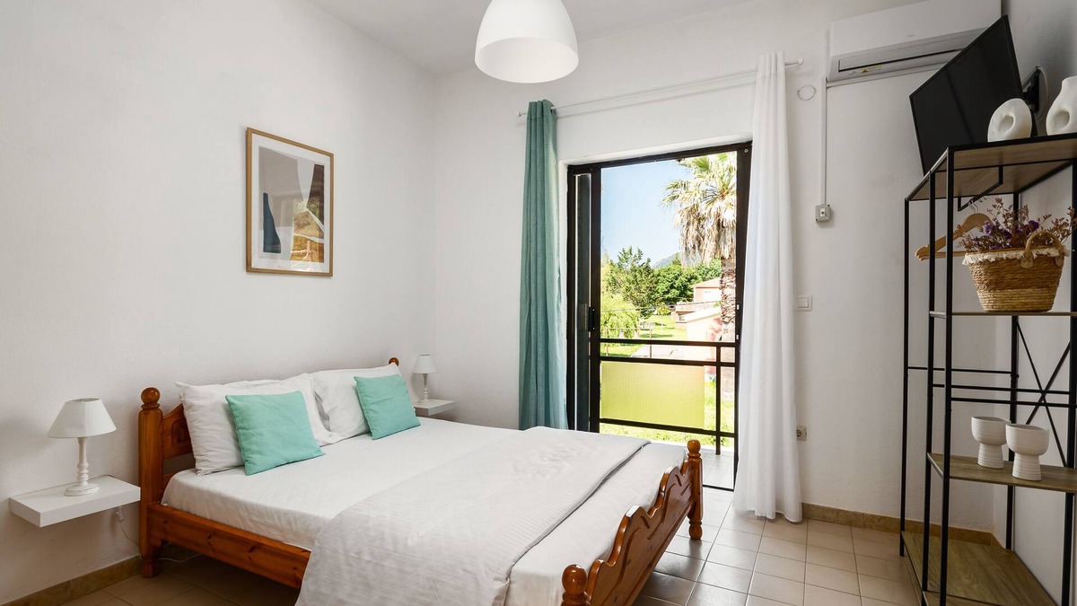 Ipsos Apartment | The Springfield Corner Apartments by Konnect