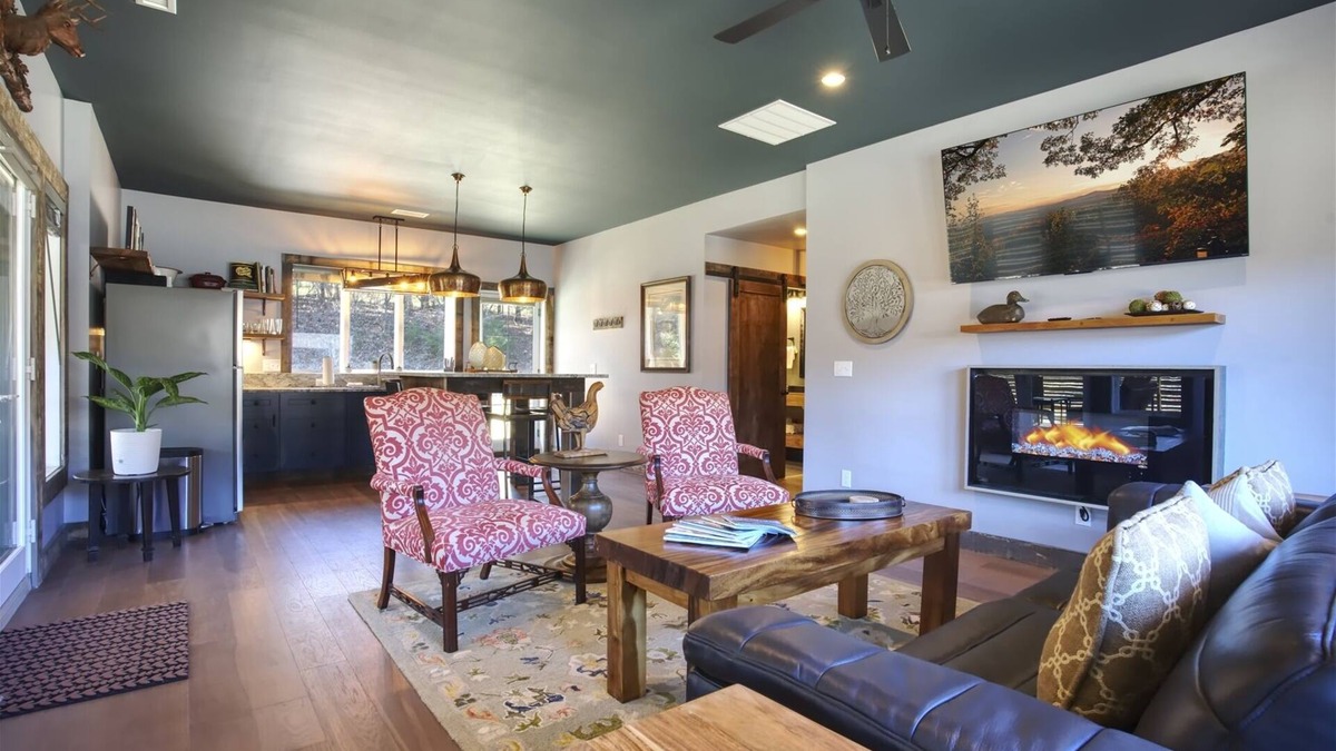 Blowing Rock Cottage | The Springhouse 2BR 2BA Hot Tub Fire Pit