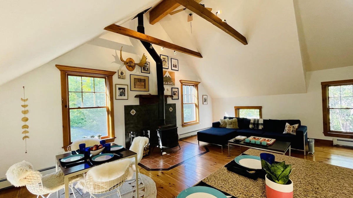 Londonderry House | The Spruce Guesthouse: A Beautifully Renovated Contemporary Barn.