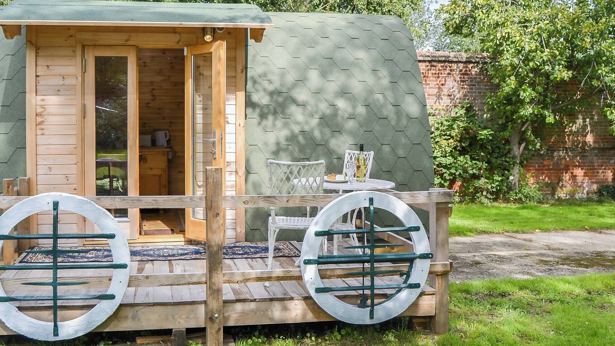 Beckingham Cottage | The Squirrels (Strelley Barn)