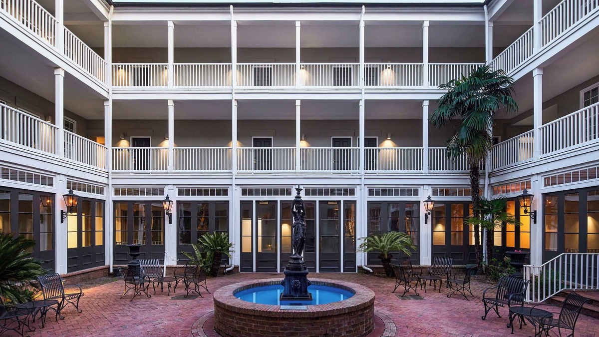 Selma Hotel | The St. James Hotel