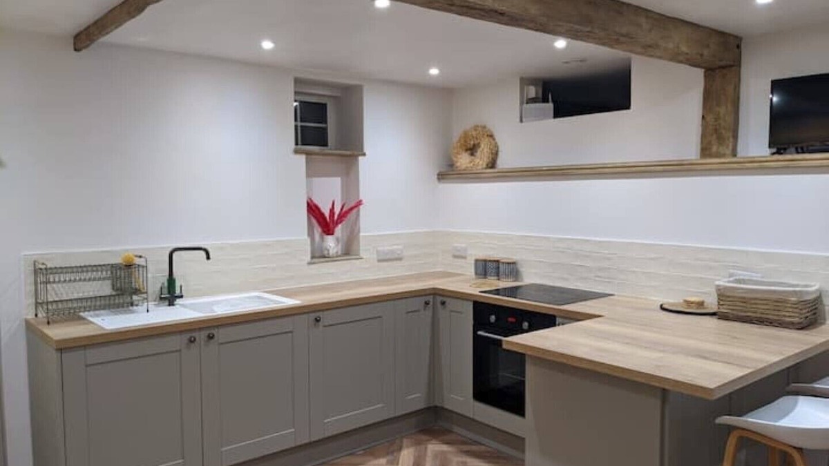 Brent Knoll House | The Stable - cosy, romantic space in a quiet village location