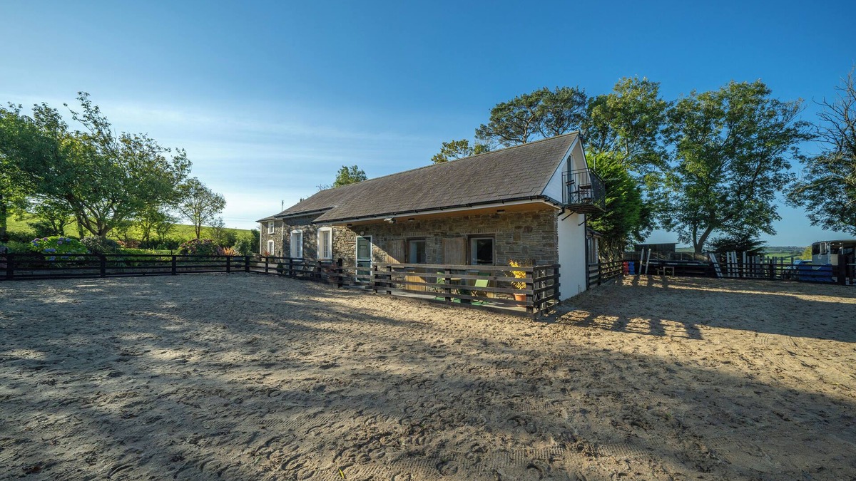 Kinsale Apartment | The Stable, Enchanting studio with WiFi in picturesque Kinsale