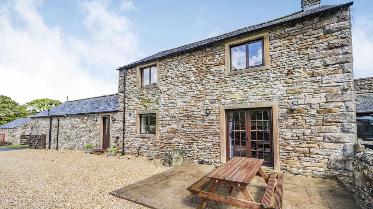 Bretherdale Cottage | THE STABLE, family friendly, with open fire in Maulds Meaburn
