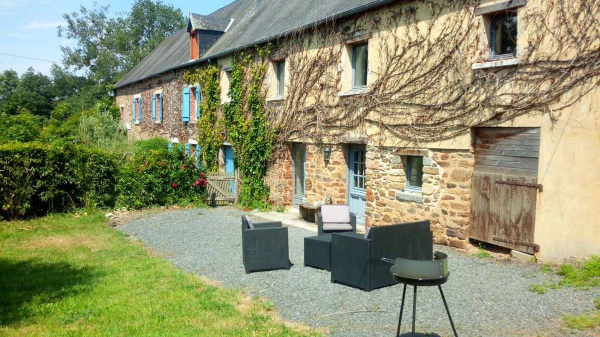Les Champs-de-Losque Other | The stables of Losque