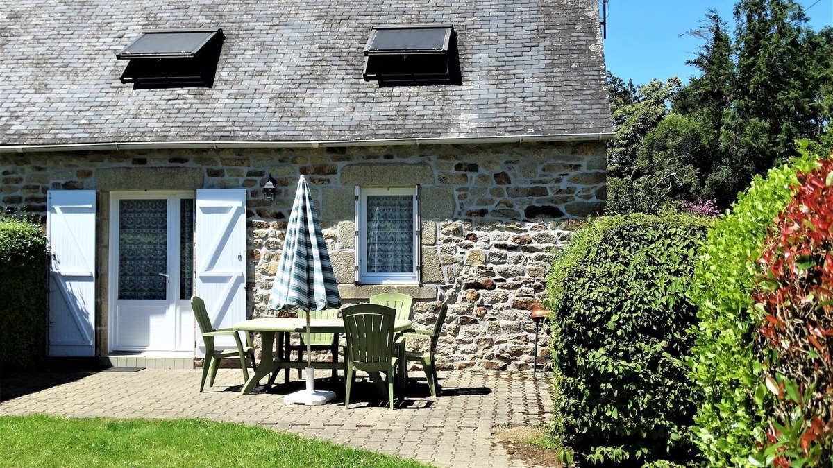 Quemeneven House | The stable, quiet house in the bay of Dournenez