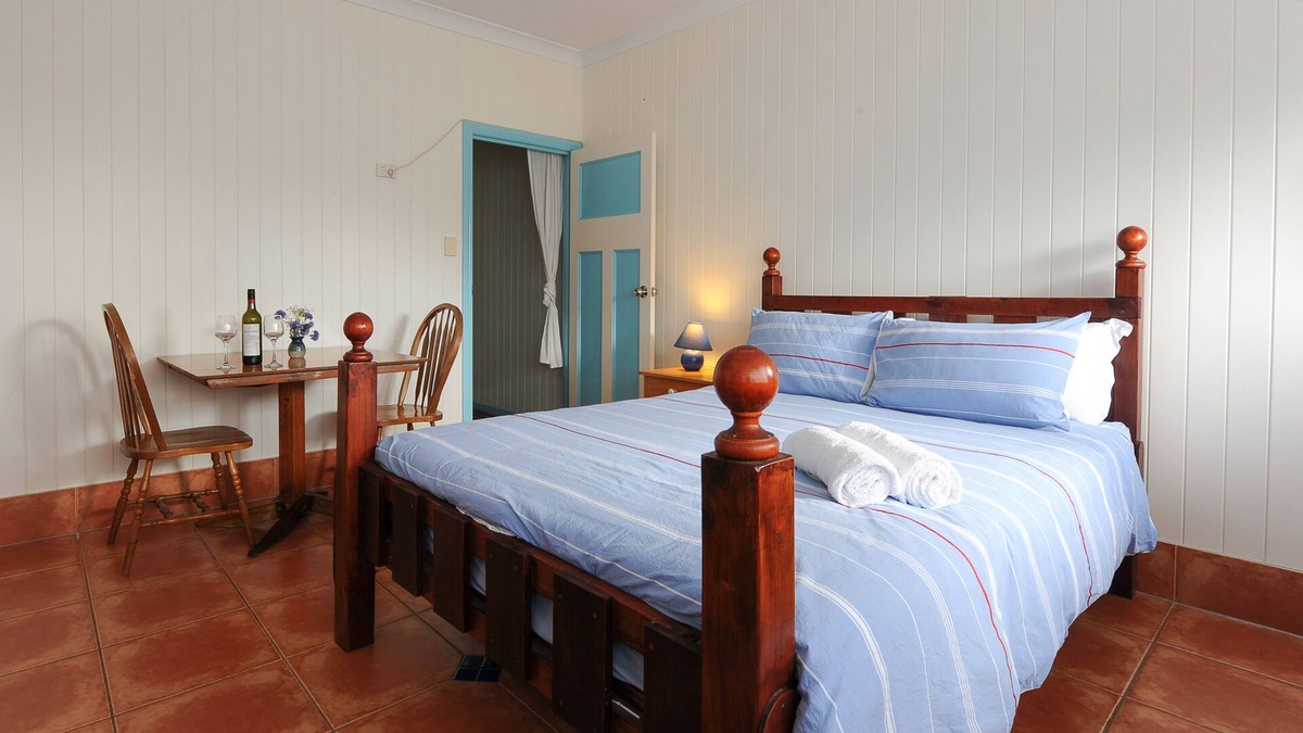 Mount Samson Apartment | The stable room at Samford Lakes