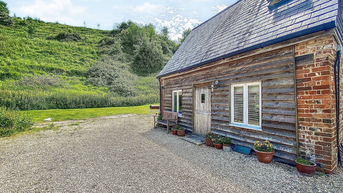 Cliffe Pypard Cottage | The Stable - UK39555