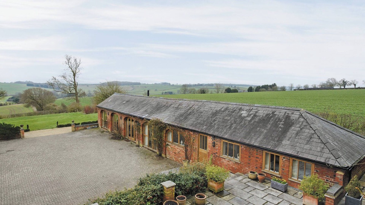Great Doddington Cottage | The Stables at Weedon Hill Farm
