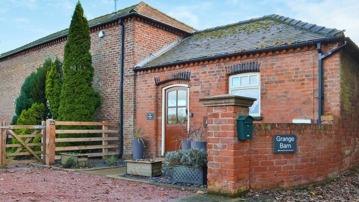 Great Hatfield Cottage | The Stables at Grange Barn