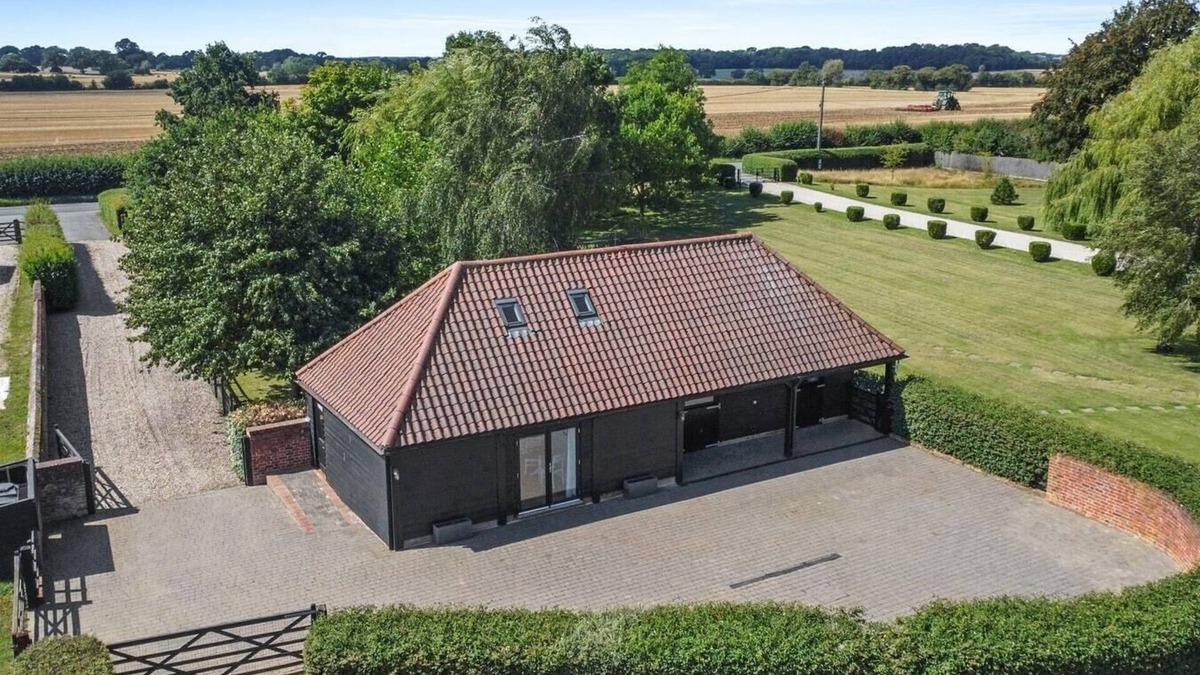 Halstead House | The Stables at Rectory Farm, Gestingthorpe