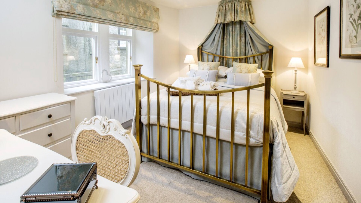 Giggleswick Apartment | THE STABLES - converted one bedroom apartment dating back to 1870