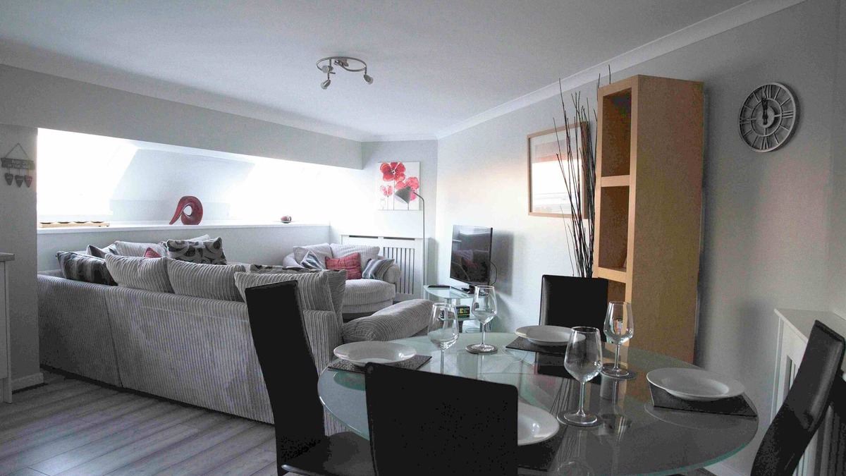 East End Apartment | The Stables: Fabulous stylish flat in Merchant City & Parking