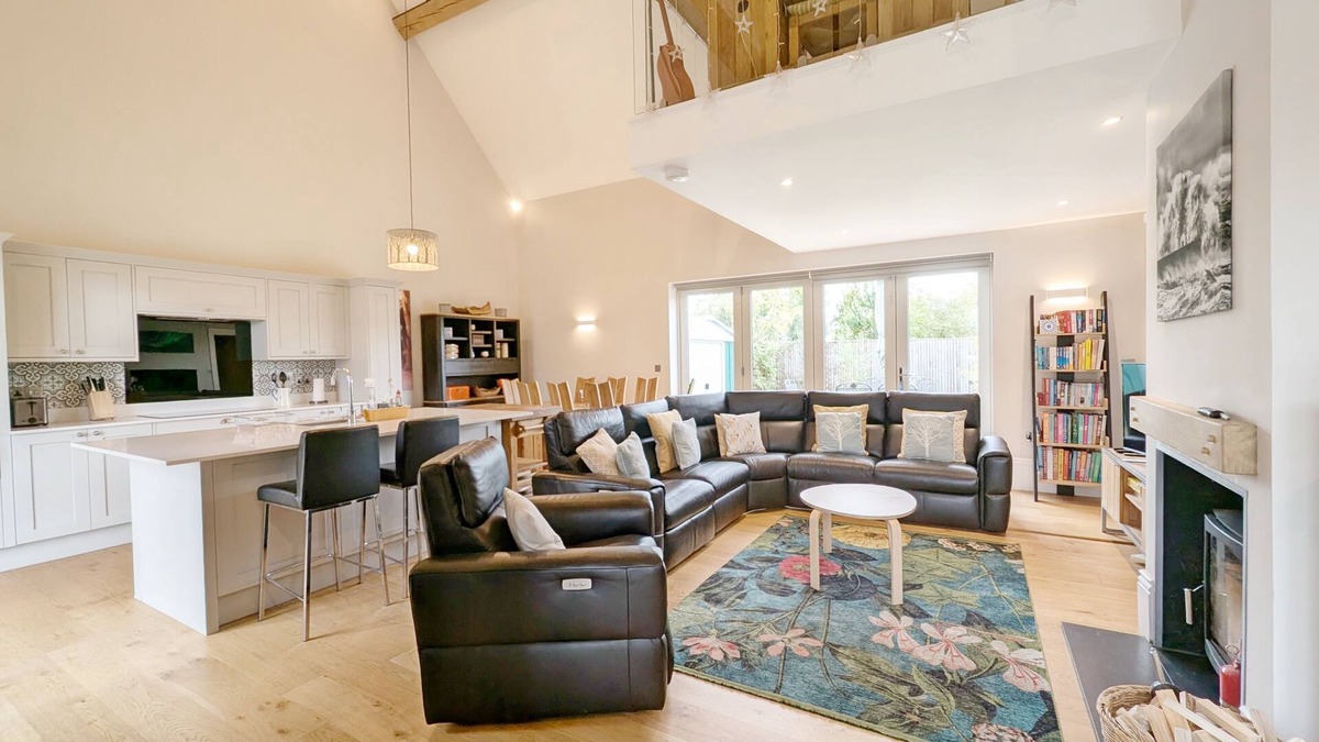 Fernhurst House | The Stables - Fernhurst - a country house that sleeps 6 guests in 3 bedrooms