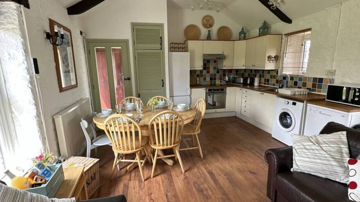 Saint Gennys Cottage | The Stables - Crackington Haven Cornwall