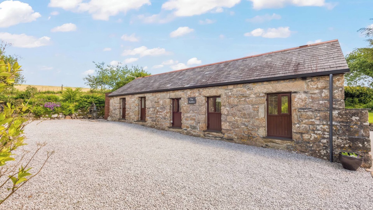 St. Neot Cottage | THE STABLES, pet friendly, character holiday cottage in St Neot