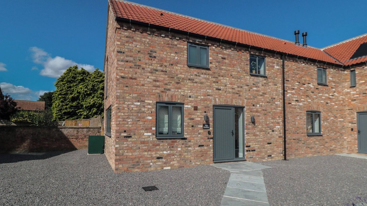 Holme Cottage | THE STABLES, pet friendly, luxury holiday cottage in Thirsk