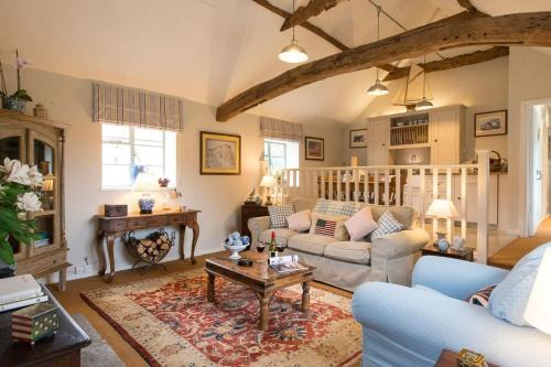 Halstead House | The Stables, relax in 5 star style and comfort with lovely walks all around