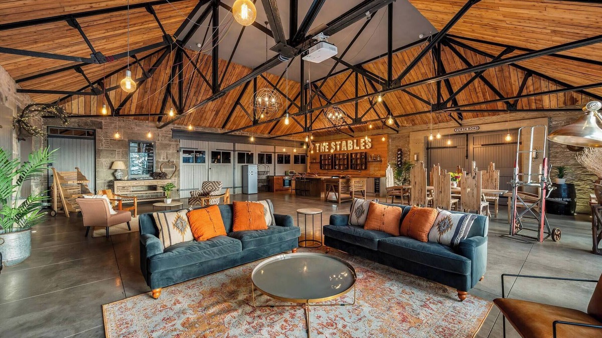 Glenisla Villa | The Stables - Stylish conversion in Dundee West En