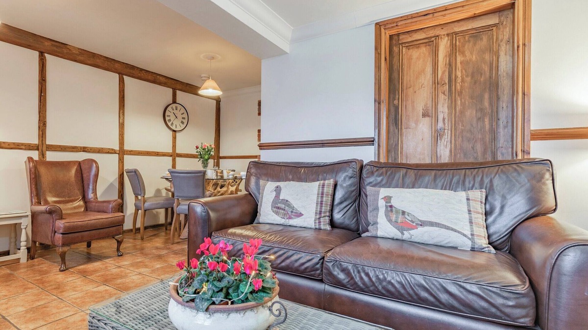 Winterley Cottage | The Stables - UK30946