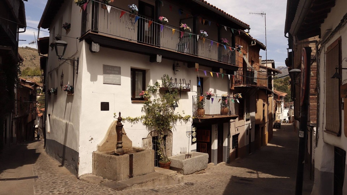 Hervas Apartment | The Star of David, Rural apartments