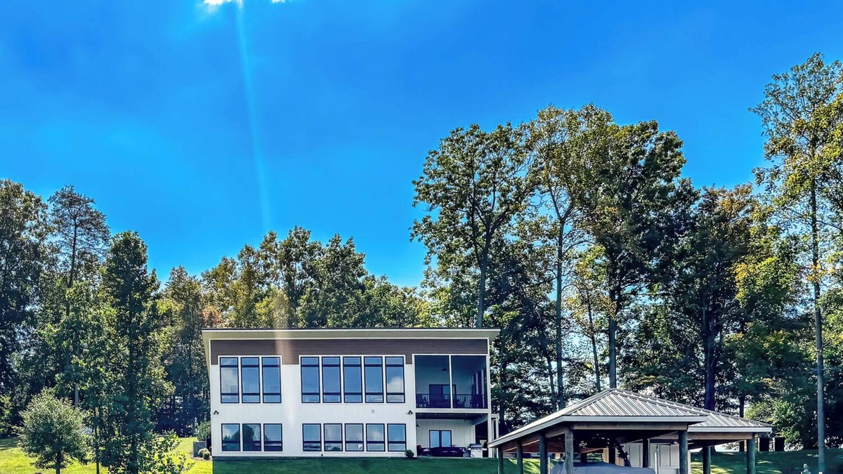 Huddleston House | The StarBird: Waterfront with BIG views! LINENS NOW INCLUDED