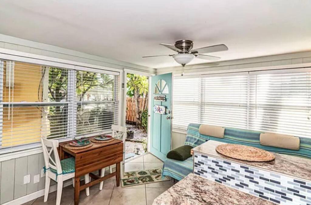Pass-a-Grille House | The StarFish Bungalow 1B/1B