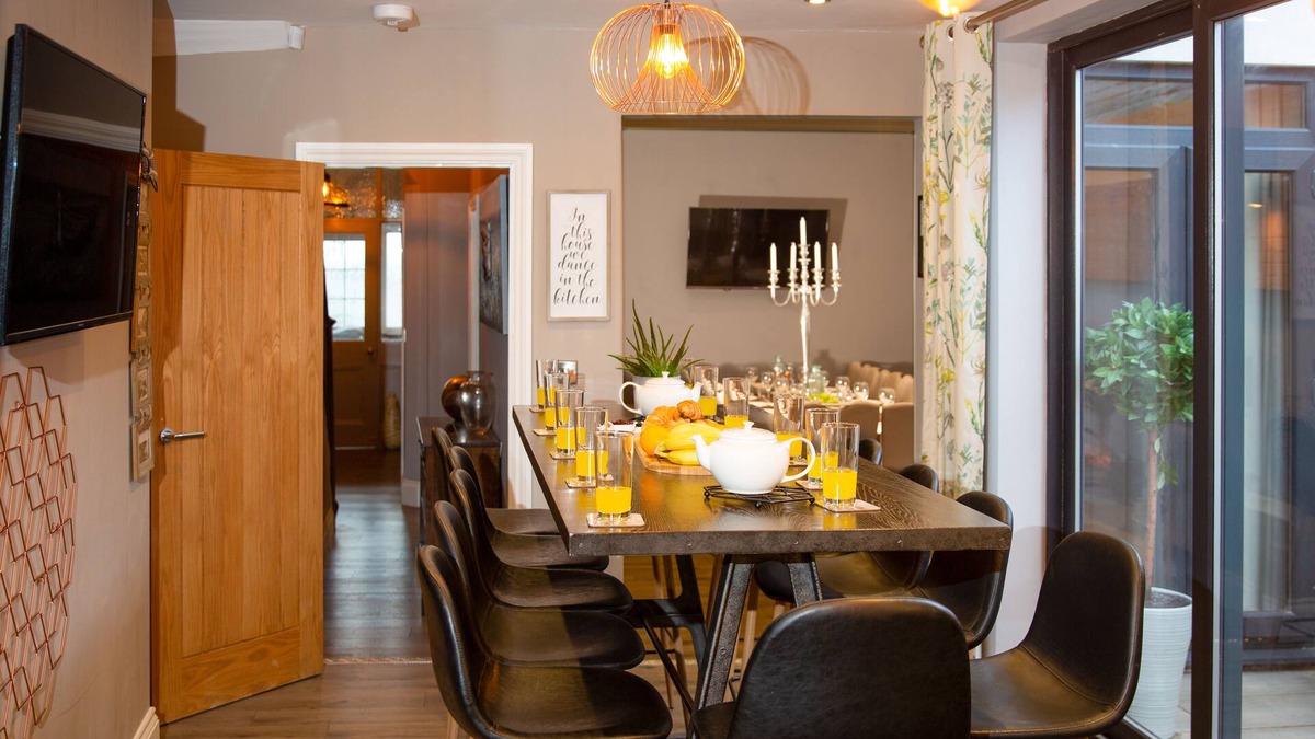 Muston House | The Station Lodge, Filey. Sleeps 12