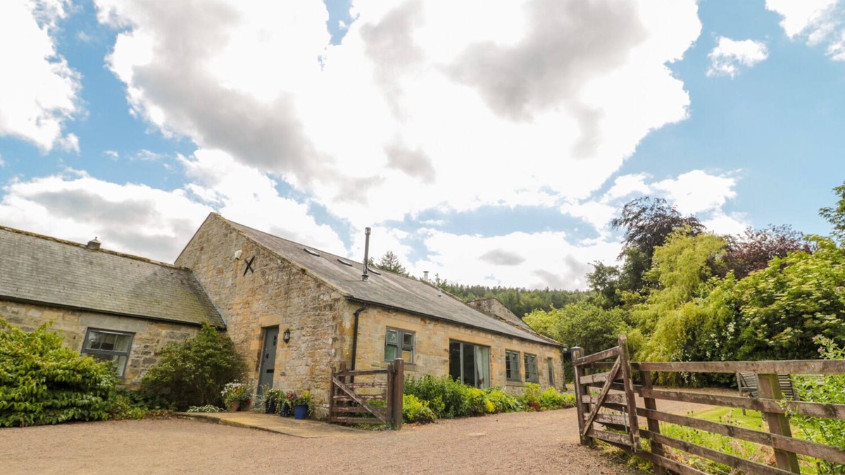 Old Bewick Cottage | THE STEADINGS, pet friendly, character holiday cottage in Rothbury