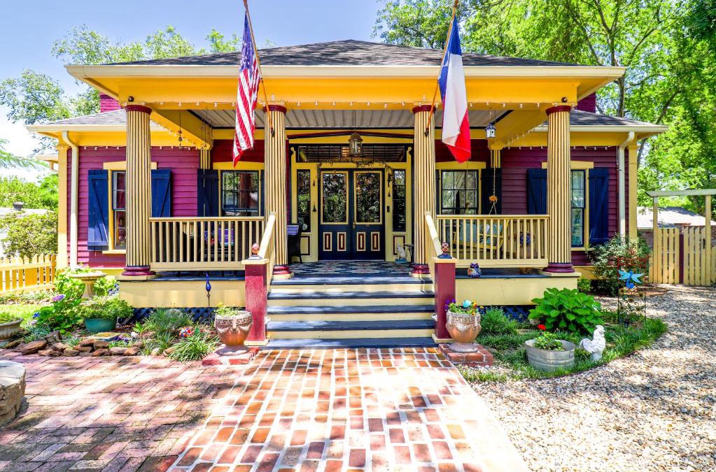 Jefferson Bed & Breakfast | The Steamboat Inn