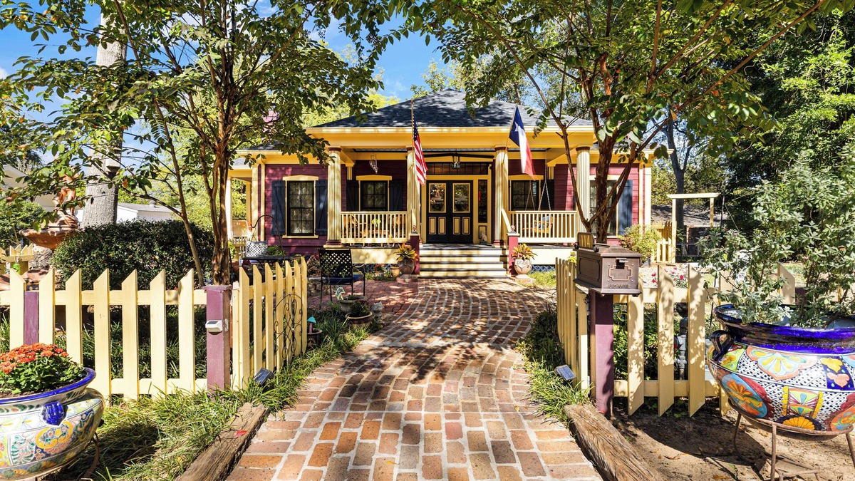 Jefferson Bed & Breakfast | The Steamboat Inn