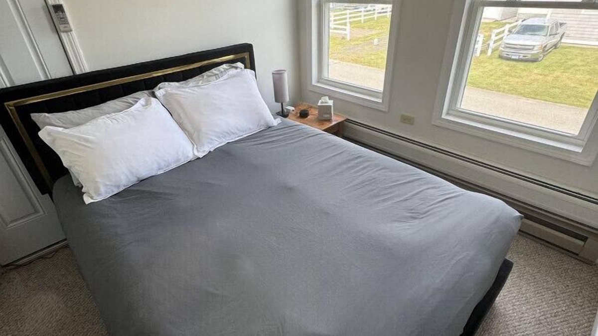 Old Lyme Apartment | The Stern at Soundview · Beach+Ocean+Sunrise
