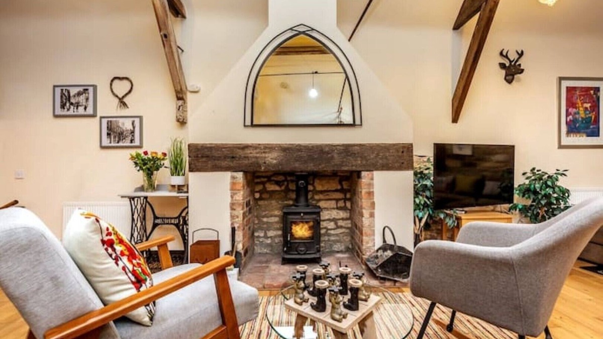 Wellingore House | The Stocks Barn, renovated 1750’s barn in picturesque Lincolnshire cliff village