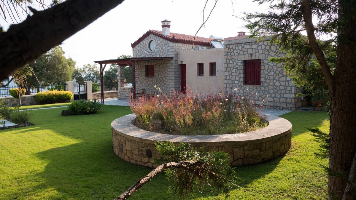 Aegina House | the stone house