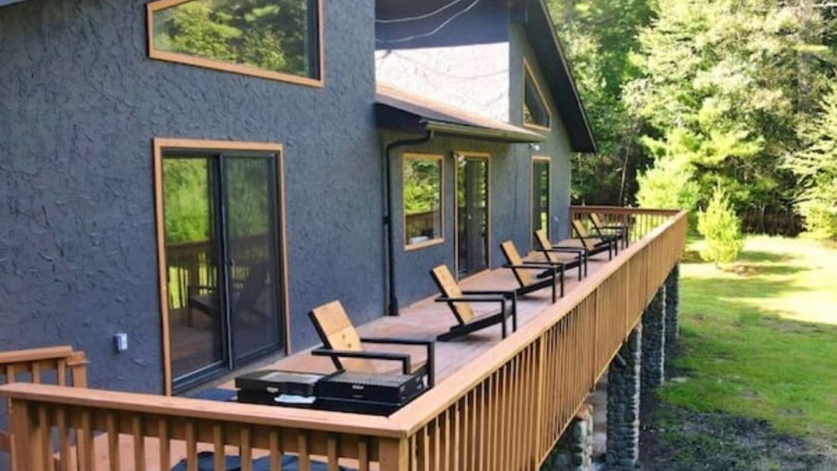 Pond Eddy House | The Stone Mason - Large Modern Home - 2 Hrs from NYC