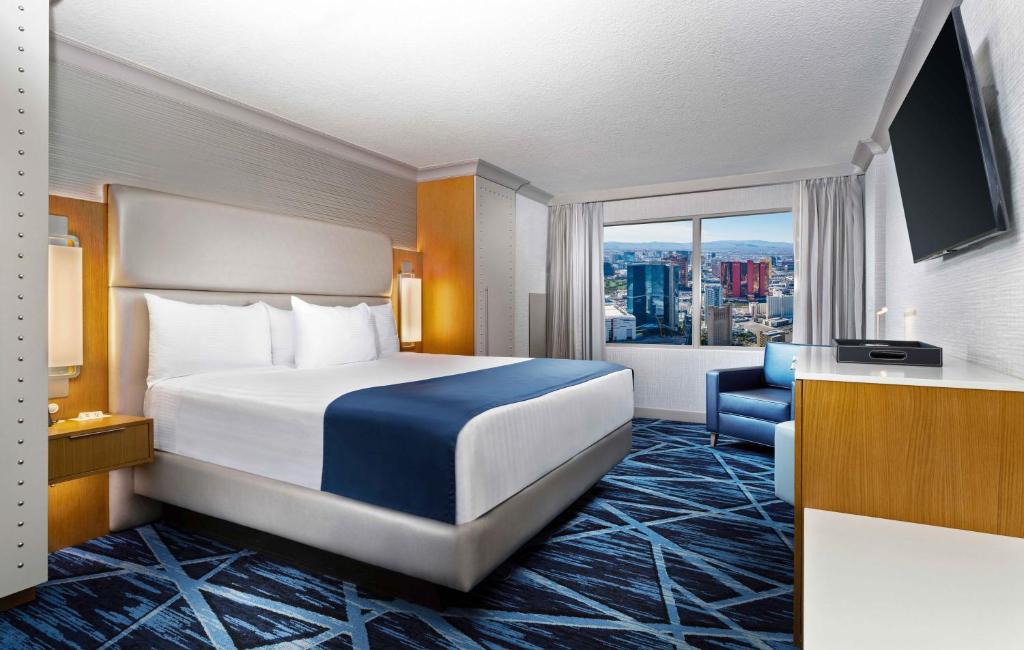 Gateway District Resort | The STRAT Hotel, Casino & Tower