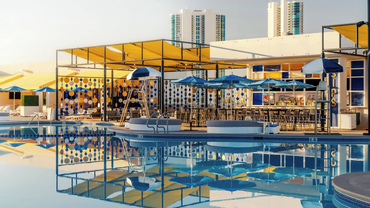 Gateway District Resort | The STRAT Hotel, Casino & Tower