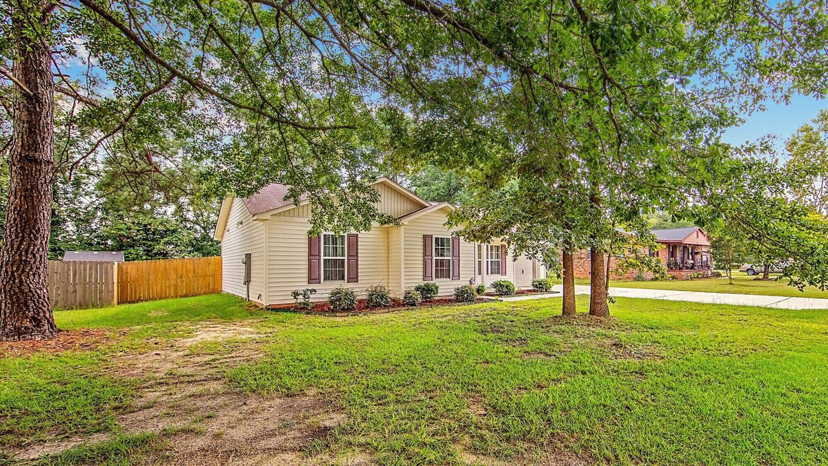 Fayetteville Apartment | The Strickland Stopover