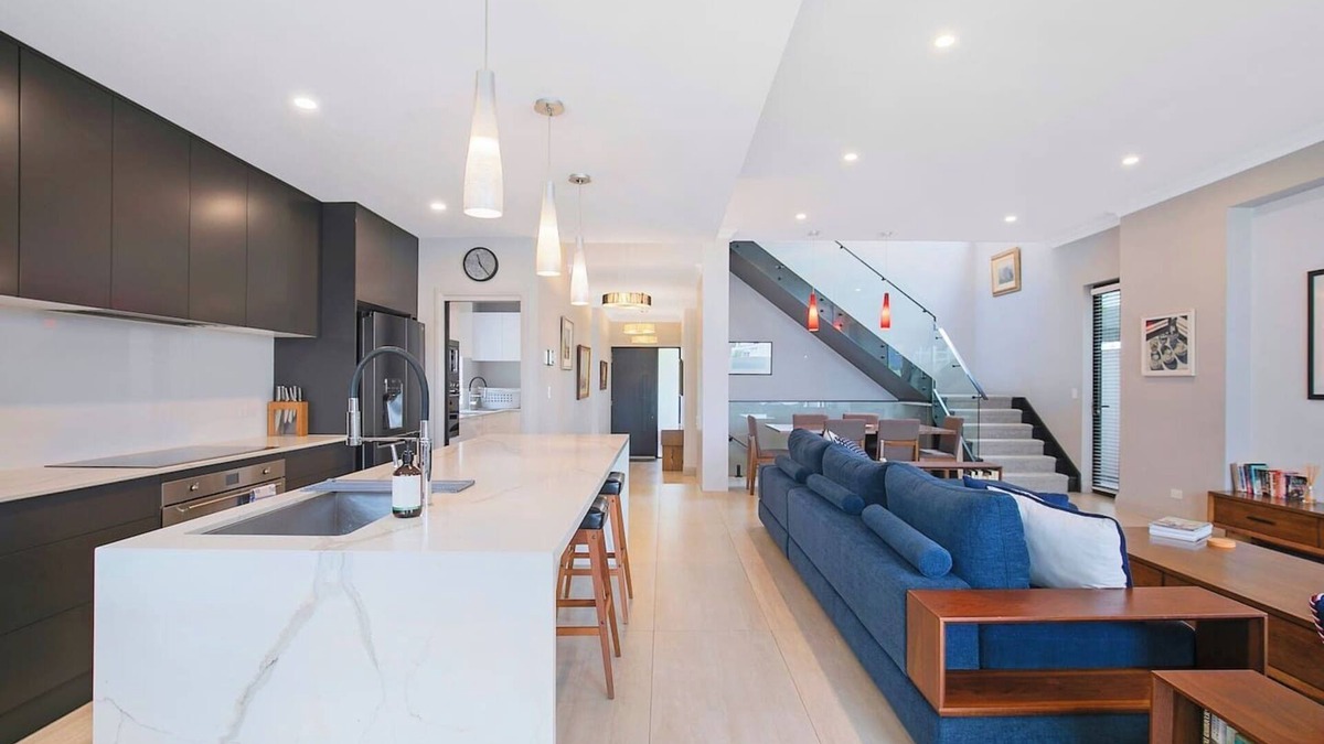 Bulimba Apartment | The Stuart Tri Level Luxury with Poolside Dining