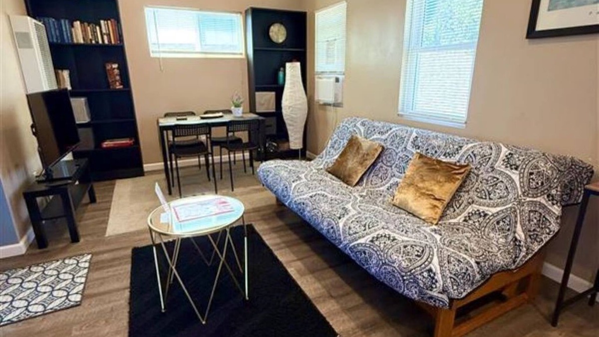 Clairemont Mesa West Apartment | The studio apartment in Clairemont - New AC unitn