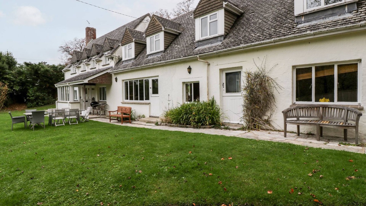 Wareham Cottage | THE STUDIO - ARNE, pet friendly, with open fire in Stoborough