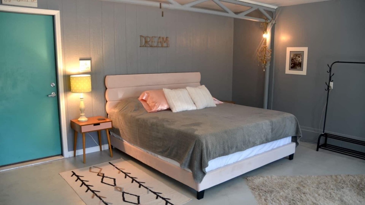 Coleman Apartment | The Studio at Stardust Mid-Century Retreat