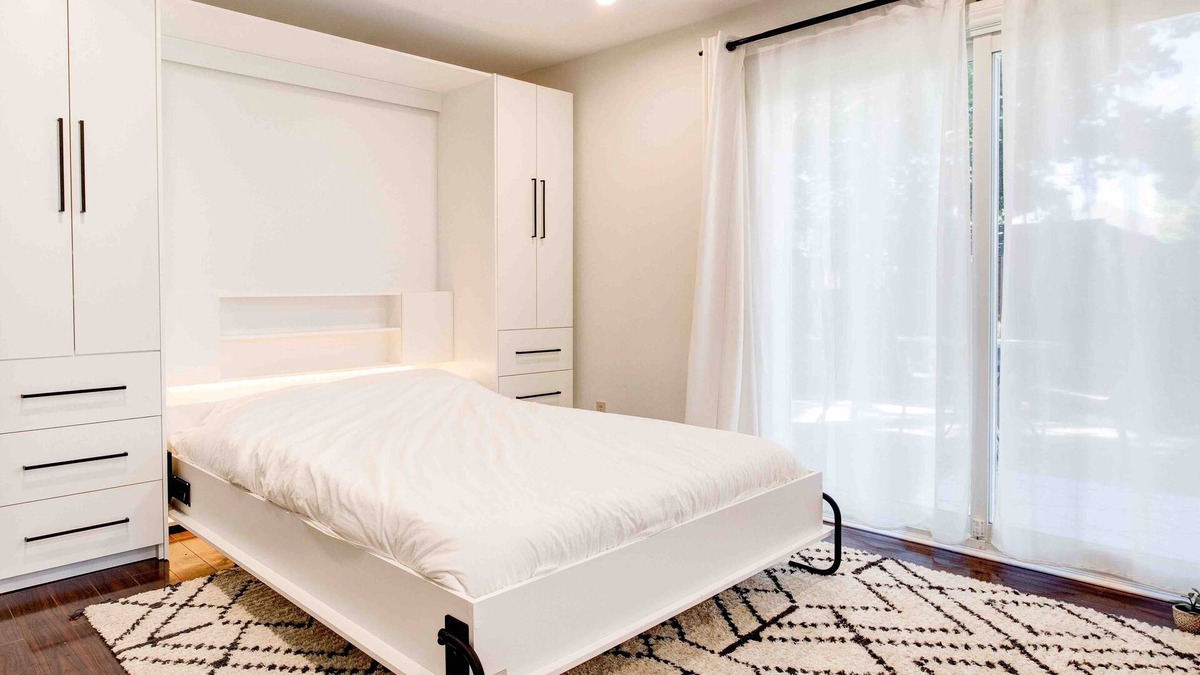 Guelph Apartment | The Studio: bright, cozy, quiet