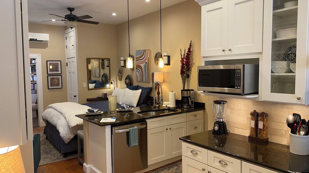 Shockoe Bottom Apartment | The Studio@ Eanes Drug