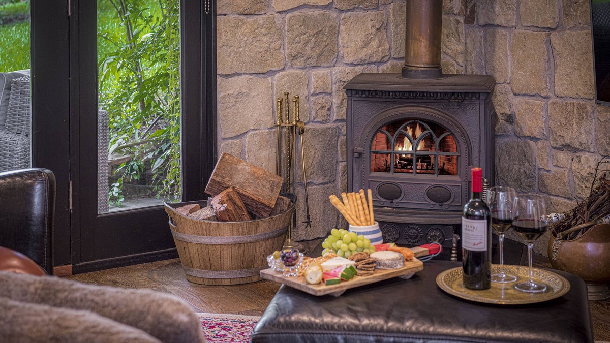 Bundanoon Apartment | The Studio @ The Vale Penrose - Luxurious Studio immersed in manicured gardens