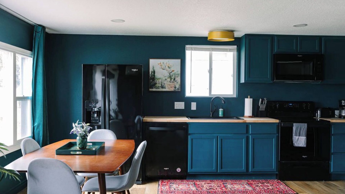 Tri-Cities House | The Study - An Ode to Literature - 1 bedroom beautiful home