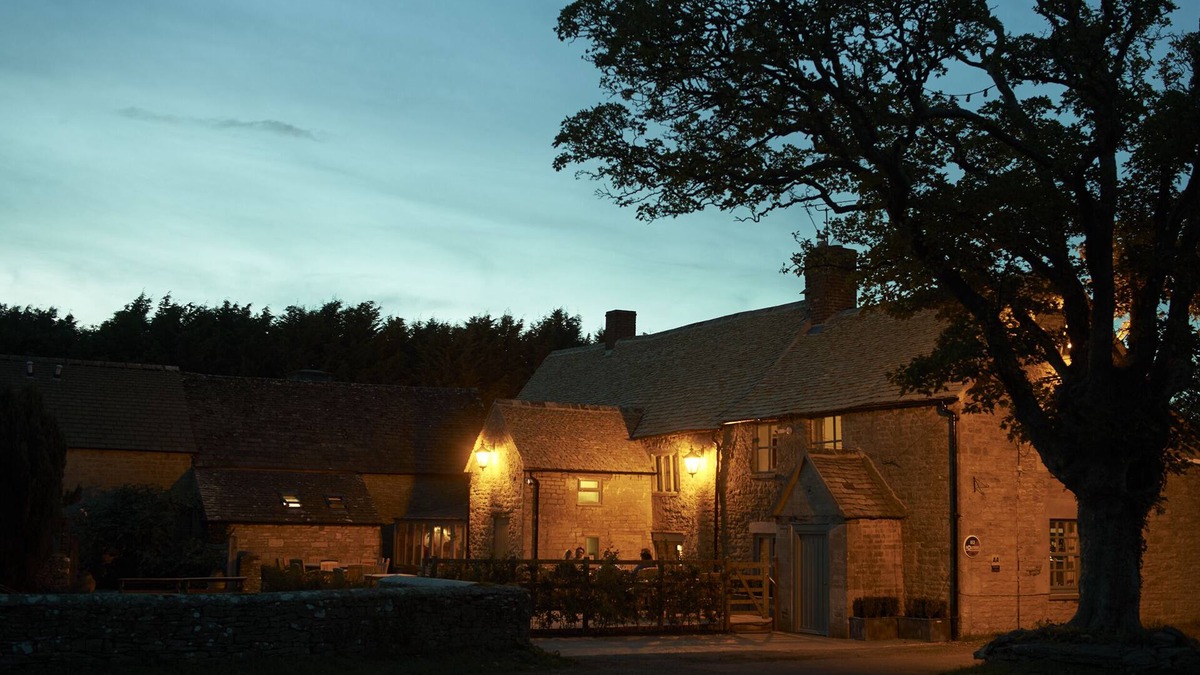 Rendcomb House | The Stump