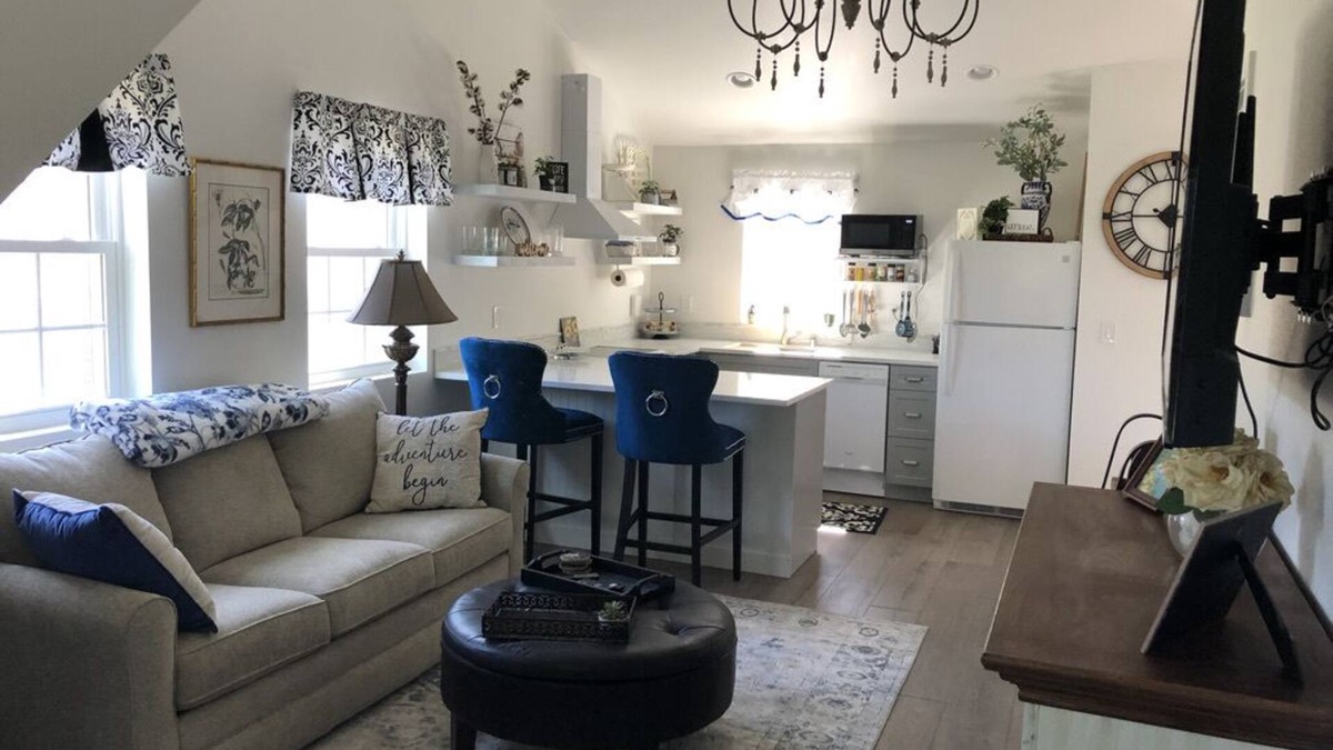Bothell Apartment | The Suburban Farmhouse" where old meets new.