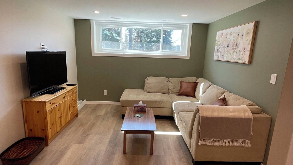 Prince George House | The Suite on Paradise Hill, fully furnished basement suite